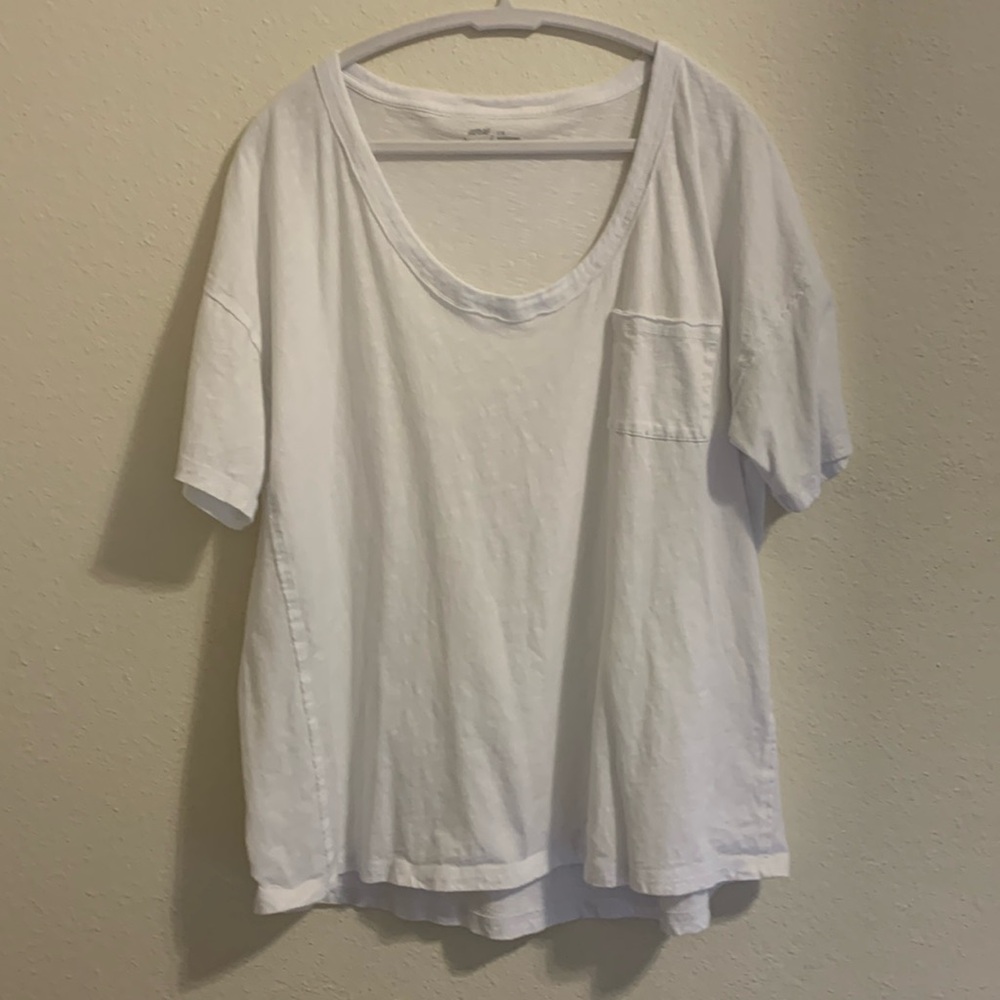 Aerie medium white oversized scoop neck short sleeve boyfriend tee shirt